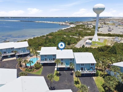 /international/us/8522-gulf-boulevard-navarre-fl-110119352695/