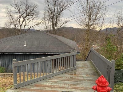 /international/us/102-smith-hill-pikeville-ky-110107465988/