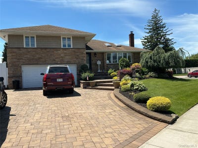 /international/us/909-berkshire-drive-westbury-ny-110108169829/