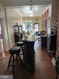 /international/us/325-e-market-street-york-pa-110103057628/
