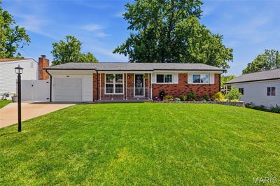 /international/us/2024-janiculum-drive-fenton-mn-110108851004/
