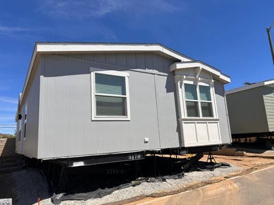 /international/us/3444-w-center-street-riverside-ca-110107488485/