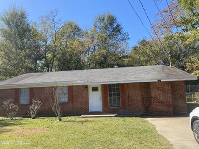 /international/us/9721-highway-613-moss-point-ms-110100774174/