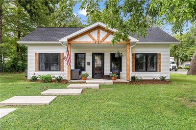 /international/us/427-w-walnut-street-nevada-mo-110101242718/