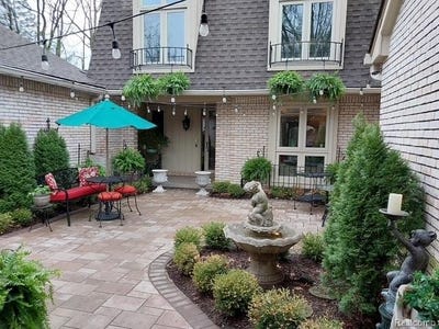 /international/us/1243-woodcrest-circle-bloomfield-hills-mi-110107965620/