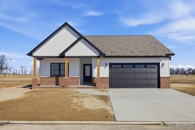 /international/us/16617-pembrooke-court-carlyle-il-110105702869/