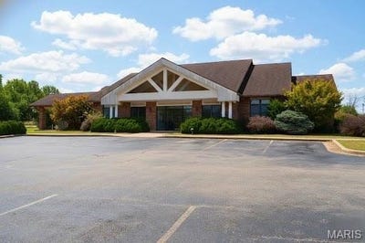 /international/us/406-independence-lane-vienna-mo-110103199488/