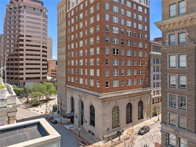 /international/us/21-w-10th-street-kansas-city-mo-110108496839/