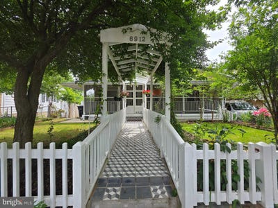 /international/us/6912-furness-avenue-oxon-hill-md-110108606952/
