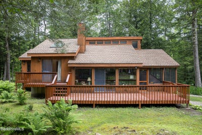/international/us/309-tamarack-trail-sandisfield-ma-110099067349/