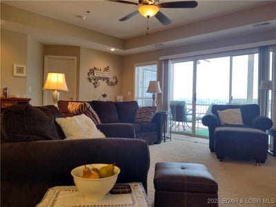 /international/us/807-harbour-towne-lake-ozark-mo-110101343728/