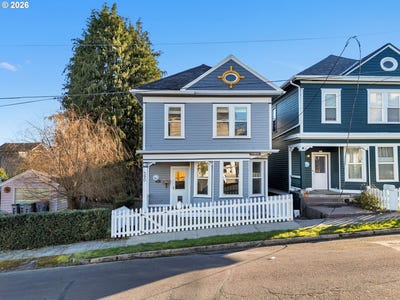 /international/us/590-17th-st-astoria-or-110105704999/