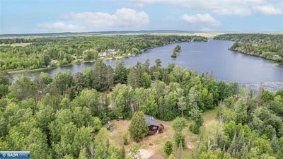 /international/us/8233-hwy-37-eveleth-mn-110108944719/