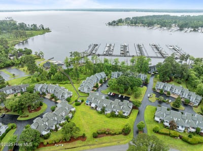 /international/us/135-paddle-wheel-circle-washington-nc-110099992323/