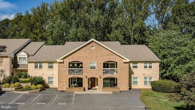 /international/us/5809-cove-landing-road-burke-va-110120409135/