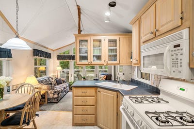 /international/us/11-pine-road-wakefield-nh-110109991026/