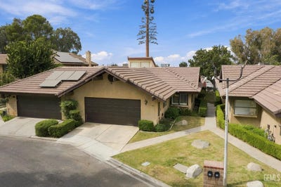 /international/us/2323-easthills-drive-bakersfield-ca-110120560309/