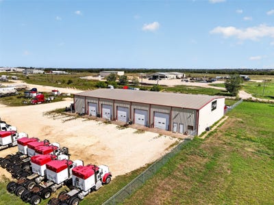 /international/us/3670-w-highway-67-cleburne-tx-110120147046/