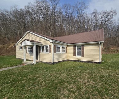 /international/us/2382-adria-road-north-tazewell-va-110108663201/