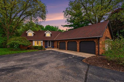 /international/us/7463-whispering-ridge-street-se-grand-rapids-mi-110108234524/