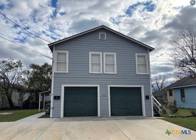 /international/us/305-e-sabine-street-victoria-tx-110106097191/