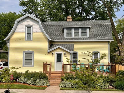 /international/us/555-saint-joseph-street-south-haven-mi-110105794462/