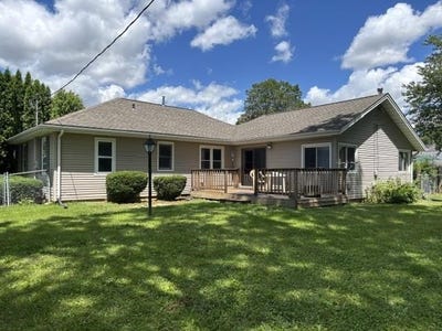 /international/us/1402-bennett-street-janesville-wi-110108817690/