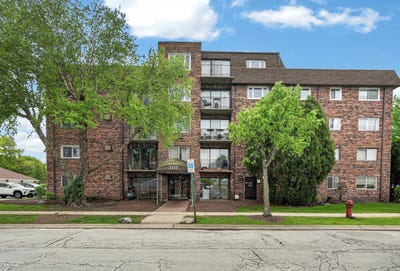 /international/us/7117-w-93rd-street-oak-lawn-il-110107754372/