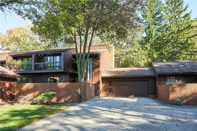 /international/us/905-spicers-lane-northfield-oh-110120537964/