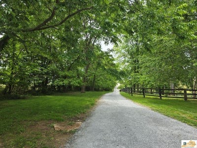 /international/us/1266-grassy-flat-road-greensburg-ky-110099796344/