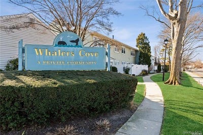 /international/us/19-whalers-cove-babylon-ny-110107417571/