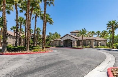 /international/us/8250-n-grand-canyon-drive-las-vegas-nv-110100984846/