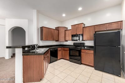 /international/us/14575-w-mountain-view-boulevard-surprise-az-110106091420/