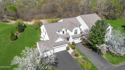 /international/us/19-empire-circle-rensselaer-ny-110107665698/