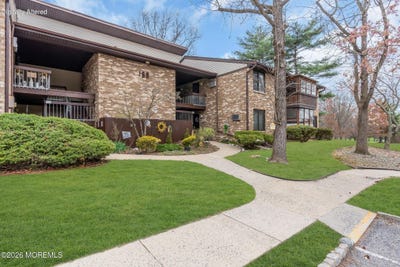 /international/us/168-amberly-drive-manalapan-nj-110107349462/