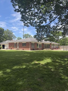 /international/us/5268-e-country-club-road-logansport-in-110107799048/