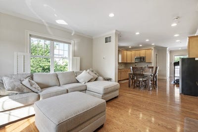 /international/us/50-clemence-st-cranston-ri-110108912197/