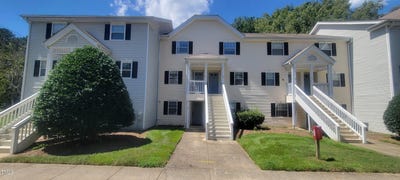 /international/us/137-kingsbury-drive-chapel-hill-nc-110107266854/