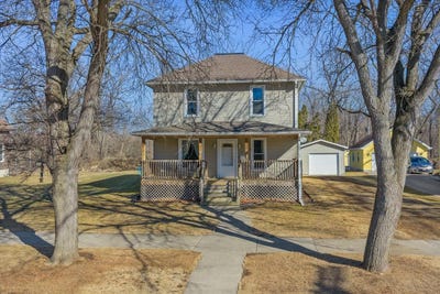/international/us/430-lavalle-street-reedsburg-wi-110105961236/