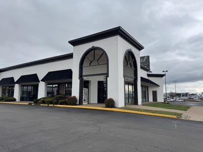 /international/us/2425-scottsville-road-bowling-green-ky-110103199337/