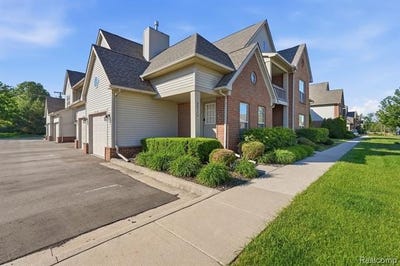 /international/us/28712-sheffield-court-chesterfield-twp-mi-110108574124/