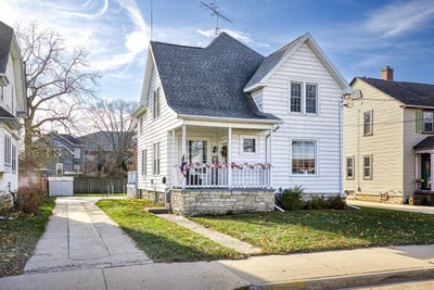 /international/us/241-w-9th-avenue-oshkosh-wi-110101338975/