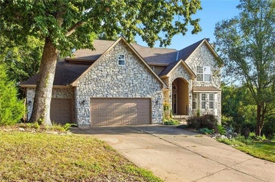 /international/us/22808-e-28th-street-court-blue-springs-mo-110110245127/
