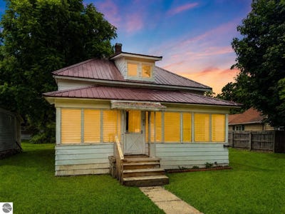 /international/us/319-w-saginaw-street-st-louis-mi-110109197641/