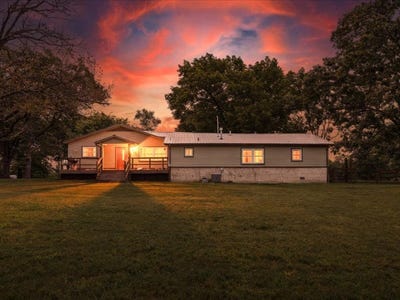 /international/us/15550-102-highway-decatur-ar-110108218115/