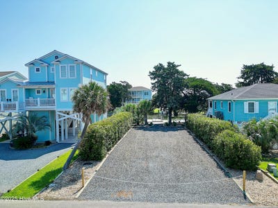 /international/us/144-marlin-drive-holden-beach-nc-110101194568/