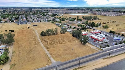 /international/us/5907-w-shaw-avenue-fresno-ca-110108410050/