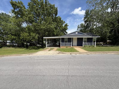 /international/us/811-texas-street-west-plains-mo-110107730190/