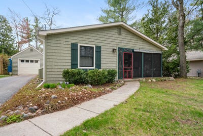 /international/us/6515-south-avenue-indian-river-mi-110107963823/