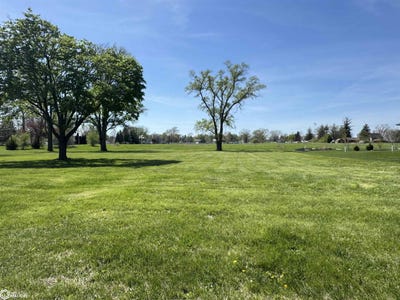 /international/us/208-louisiana-street-middletown-ia-110107438648/